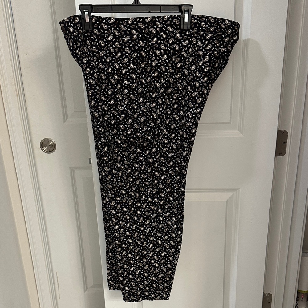 Lands' End Black and White Patterned Capris